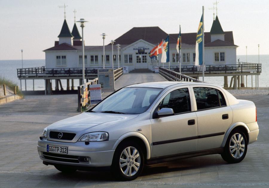  Opel Astra Sedan 1998 года  (фото 3 из 21)